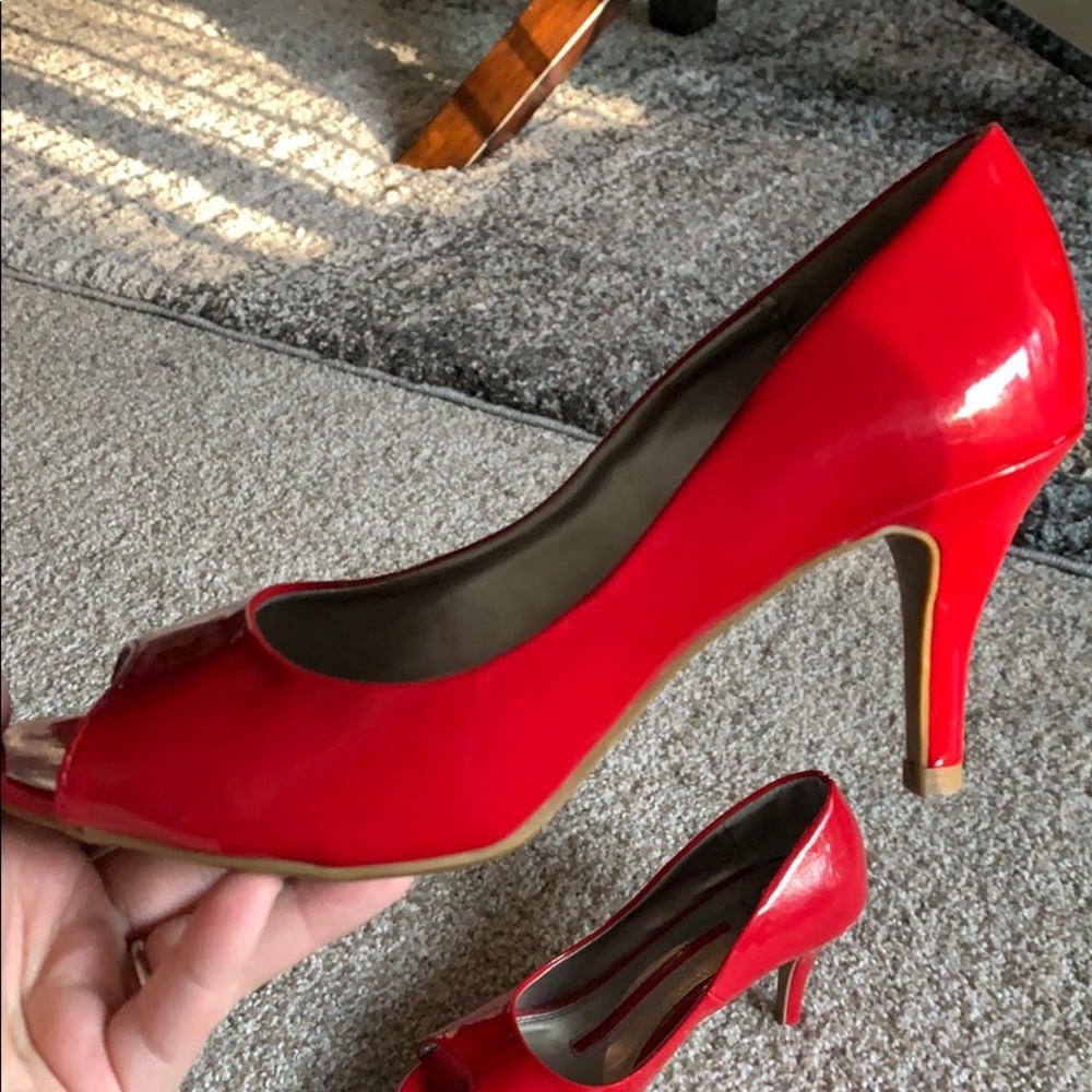 Red heels - Picture 3 of 5